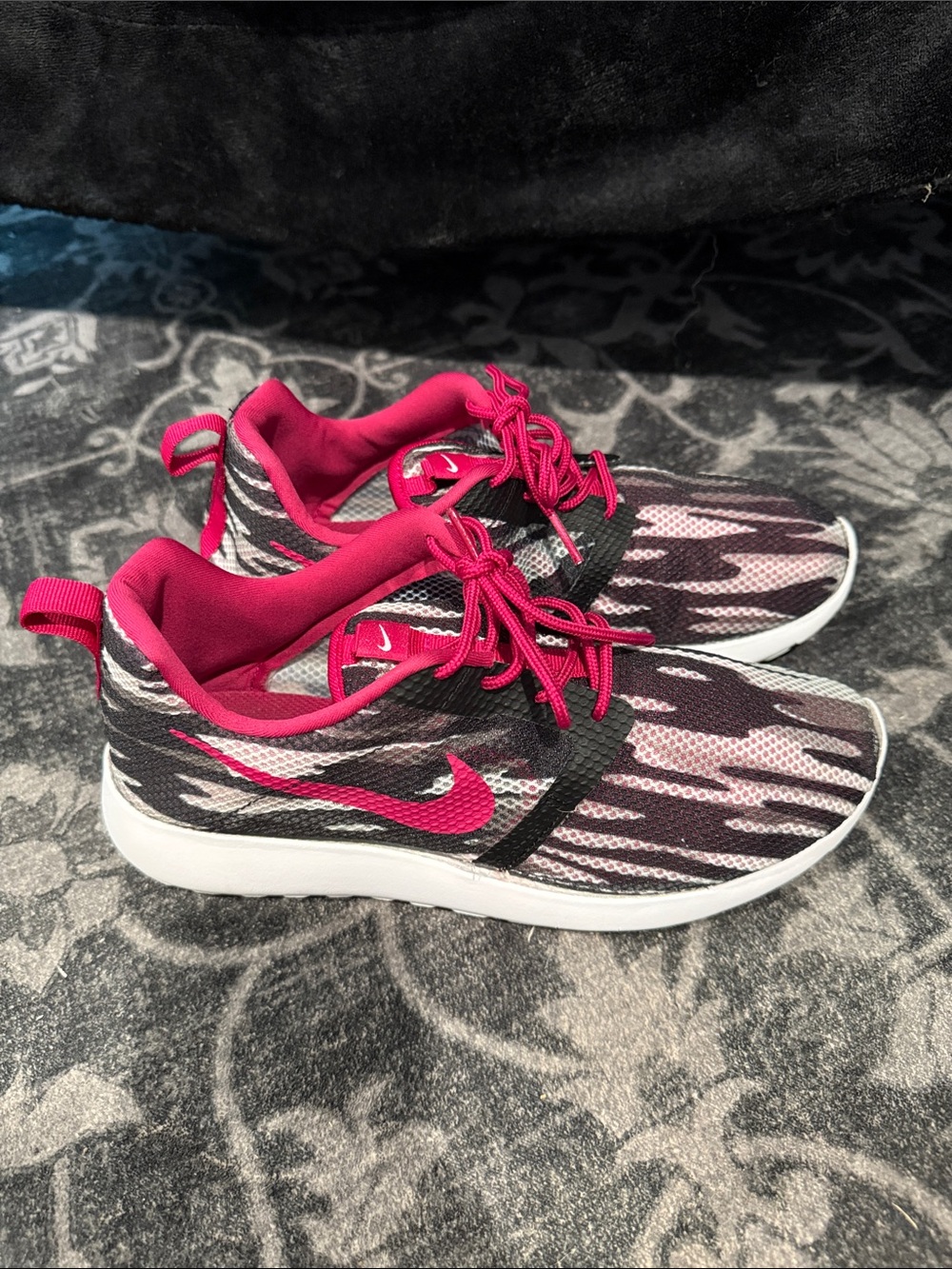 Nike Women’s Pink Camo Athletic Sneakers